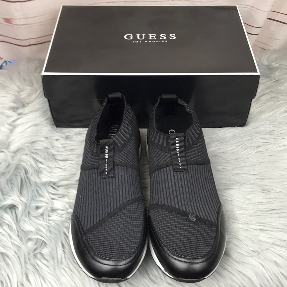 Guess Zoid Shoes - Picture 3 of 9